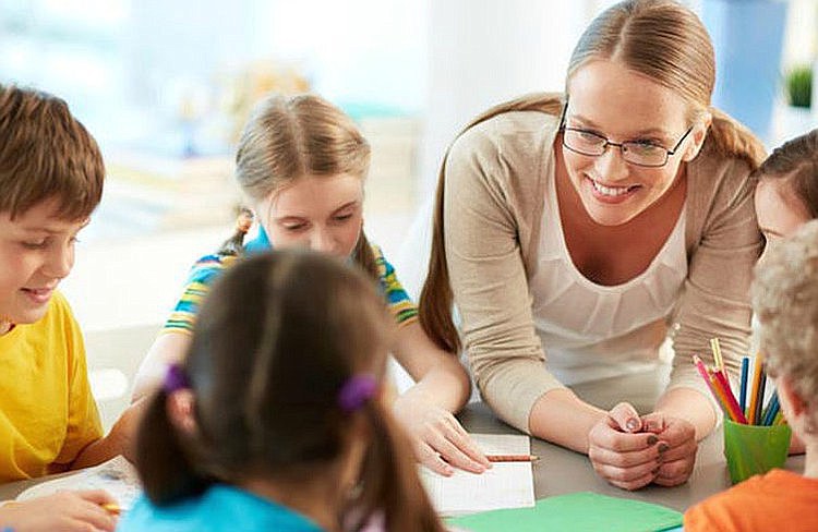 vospitatel-po-napravleniyu-obrazovanie-i-pedagogika_medium