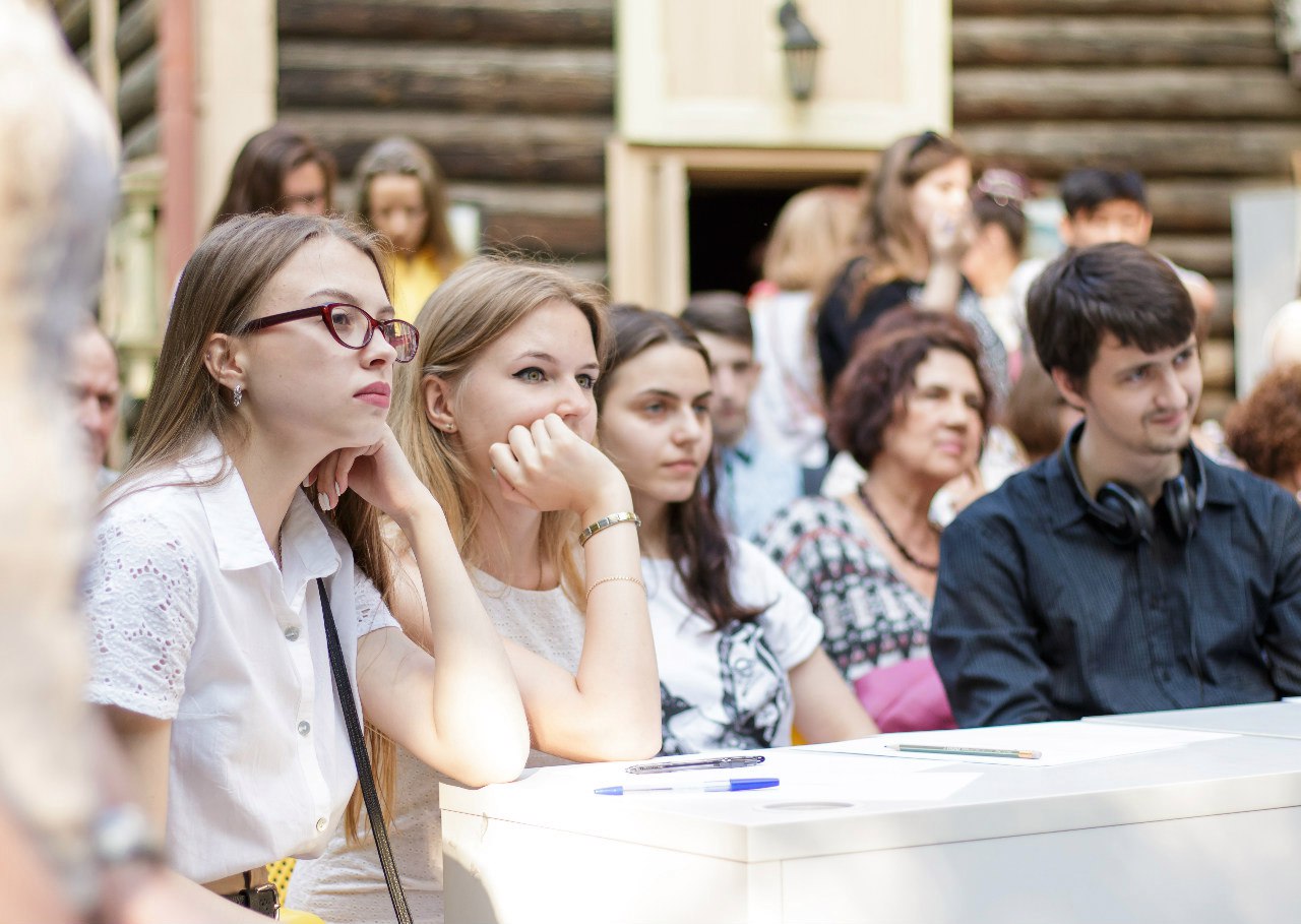 Студент факультета. Студенты филфака МГУ. КГПУ филологический Факультет. Студенты филологи. Современные филологи.