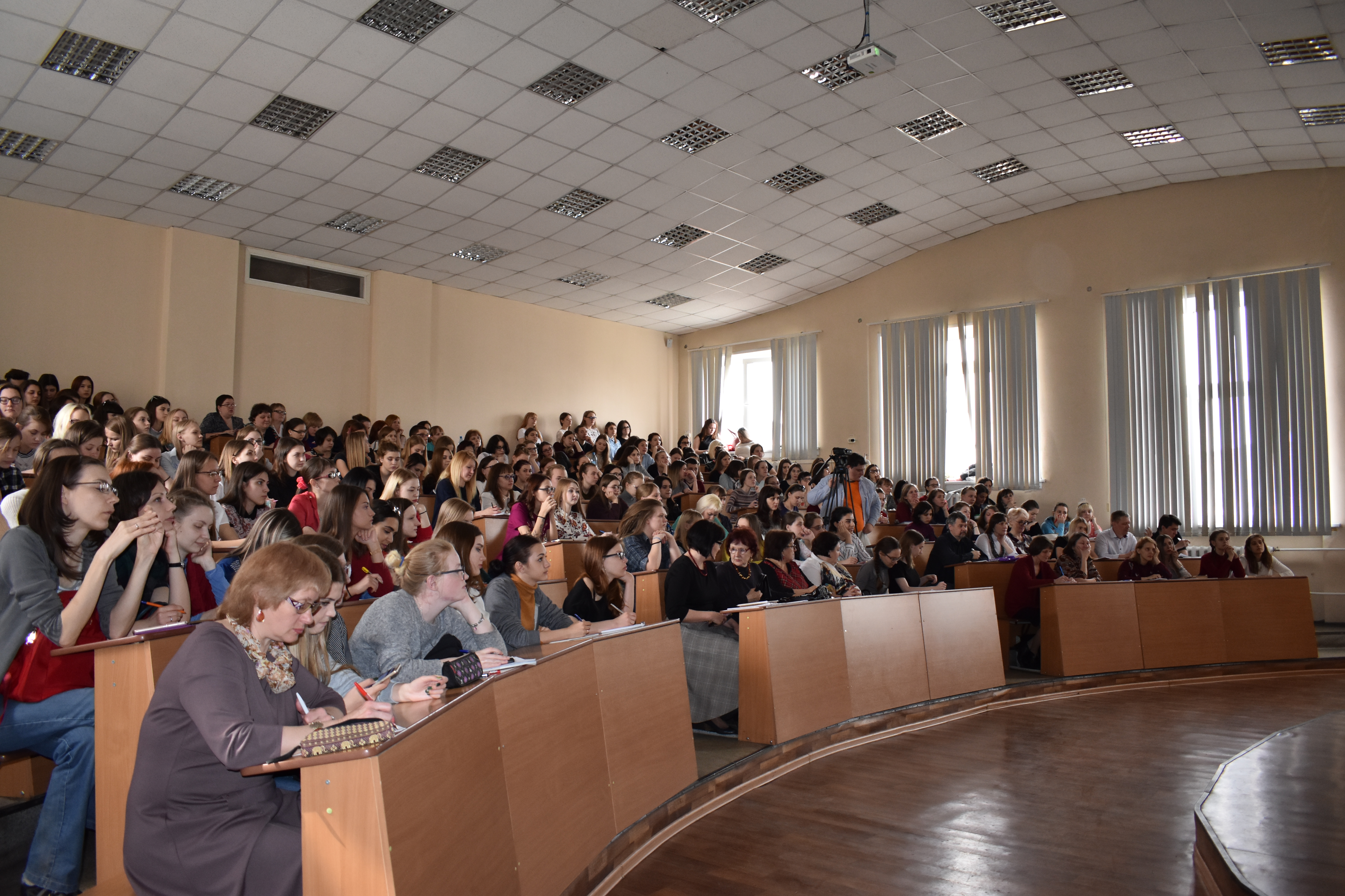 В рамках проекта «Пасхальные встречи» в КГПУ им. В.П. Астафьева состоялись  лекция и мастер-класс доктора филологических наук, профессора Т.А.  Касаткиной :: КГПУ им. В.П. Астафьева