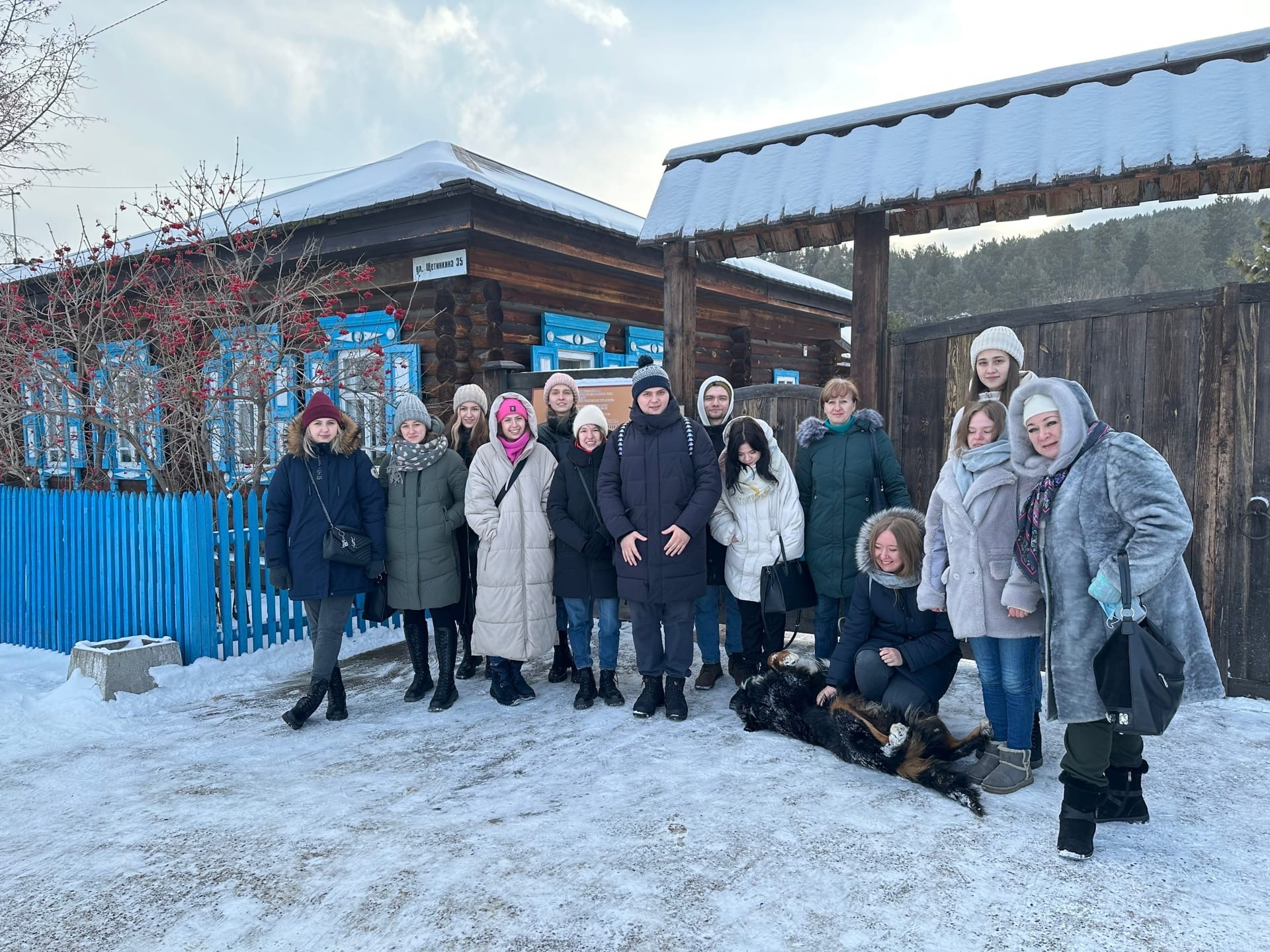 Студенты факультета иностранных языков КГПУ посетили дом-музей Виктора  Астафьева :: КГПУ им. В.П. Астафьева